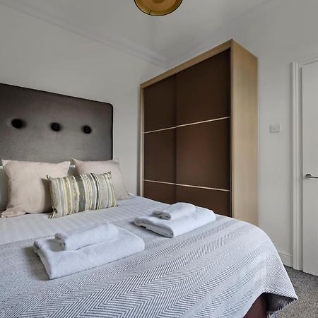 The West Kensington Apartments Лондон Екстериор снимка